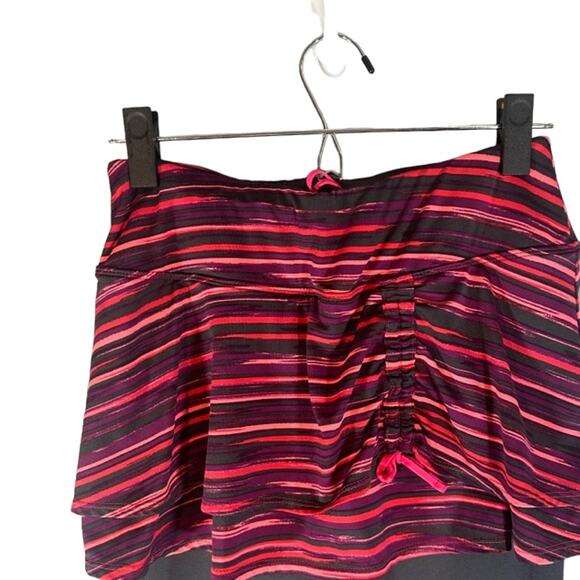 Athleta Painted Cuteness 2 in 1 Striped Skirted Capri Women Sz XS - Picture 3 of 12